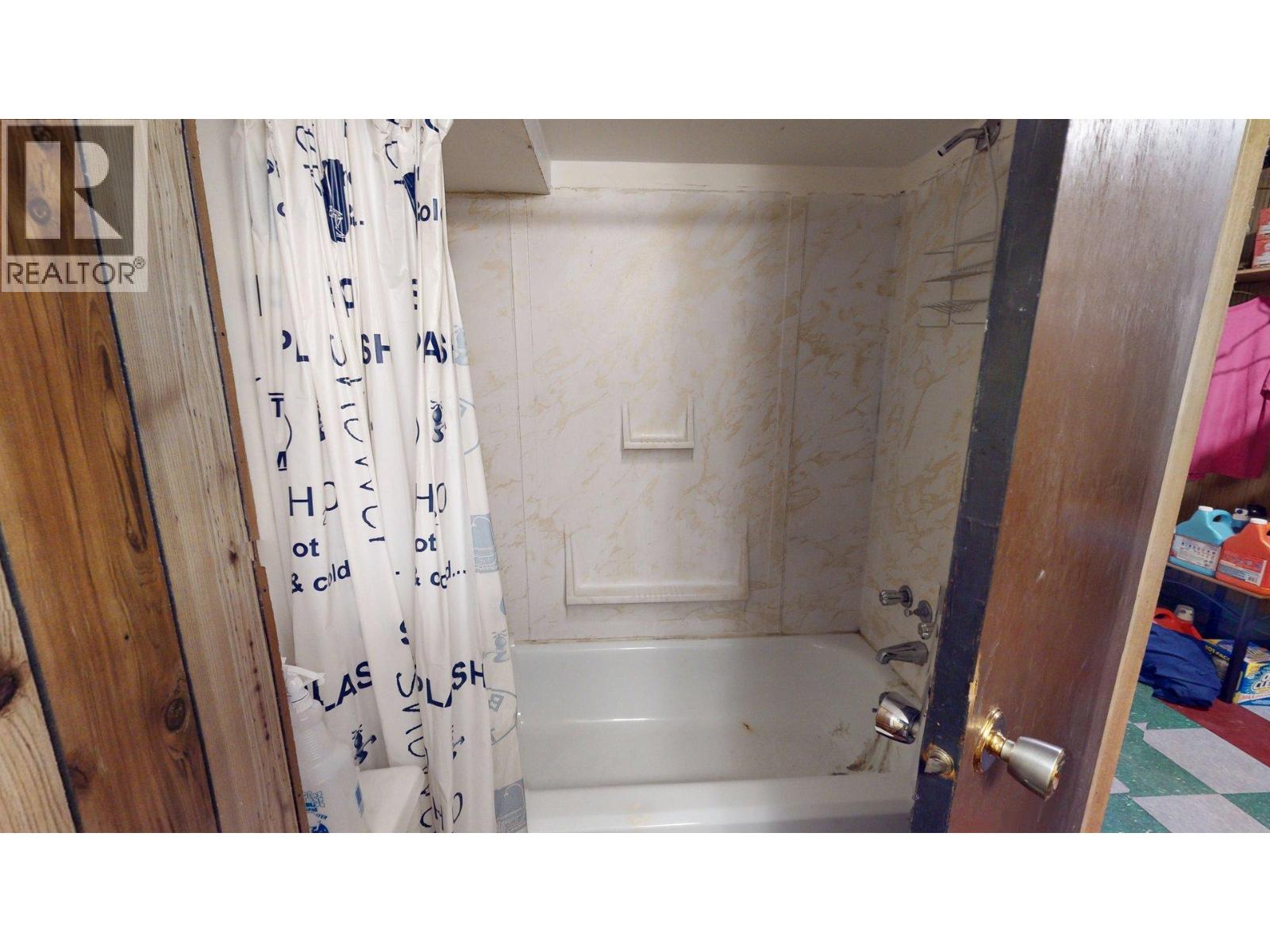 1315 Alpine Drive, Elkford, British Columbia  V0B 1H0 - Photo 30 - 10373048