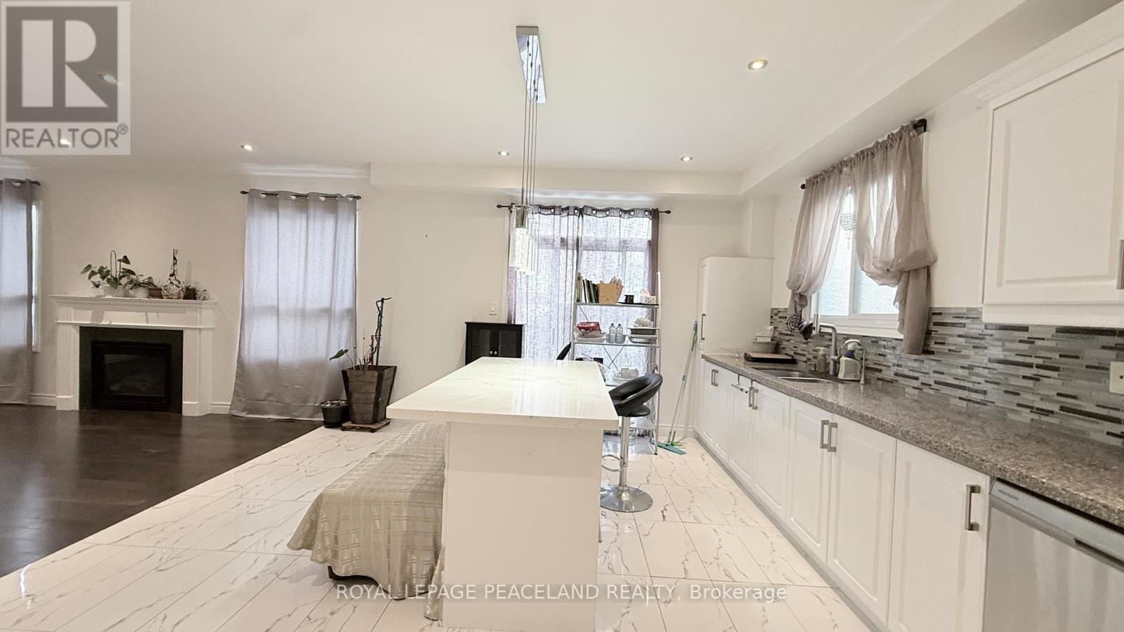 110 Annina Crescent, Markham, Ontario  L3R 4S5 - Photo 6 - N12712672