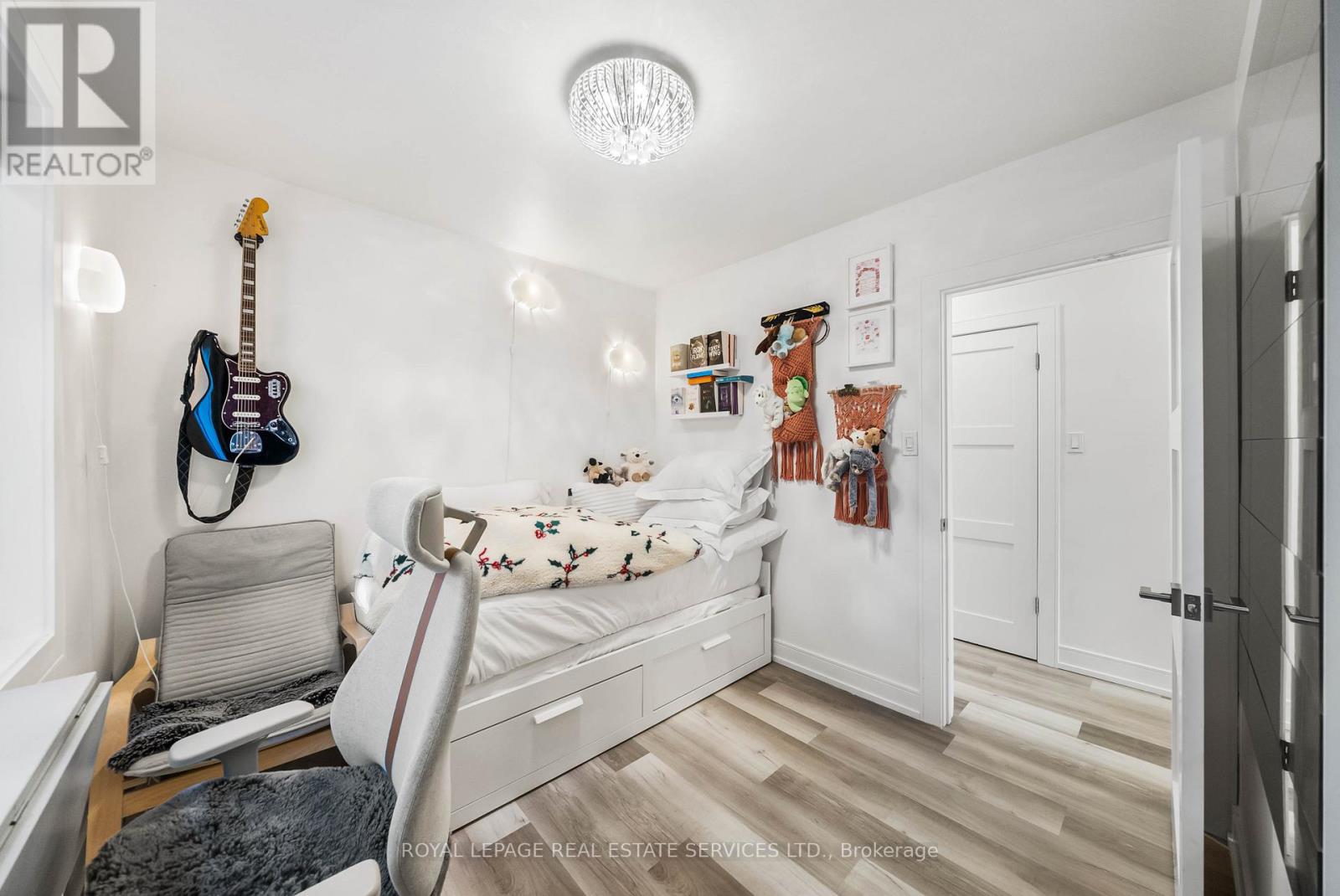 50 Arcadian Circle, Toronto, Ontario  M8W 2Y9 - Photo 25 - W12701580