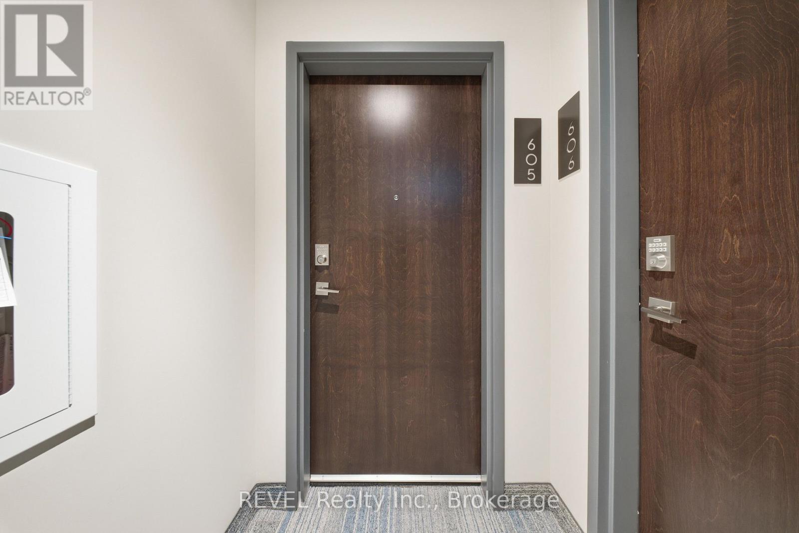 605 - 118 West Street, Port Colborne, Ontario  L3K 4C9 - Photo 5 - X12715464