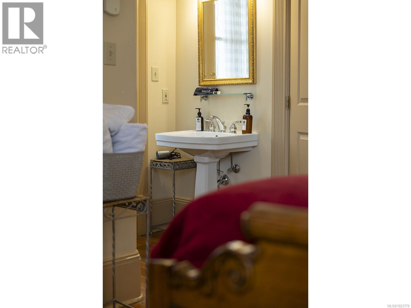 332 Catherine St, Victoria, British Columbia  V9A 3S8 - Photo 27 - 1023778