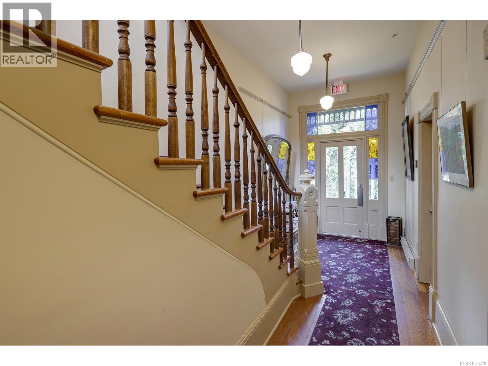 332 Catherine St, Victoria, British Columbia  V9A 3S8 - Photo 4 - 1023778