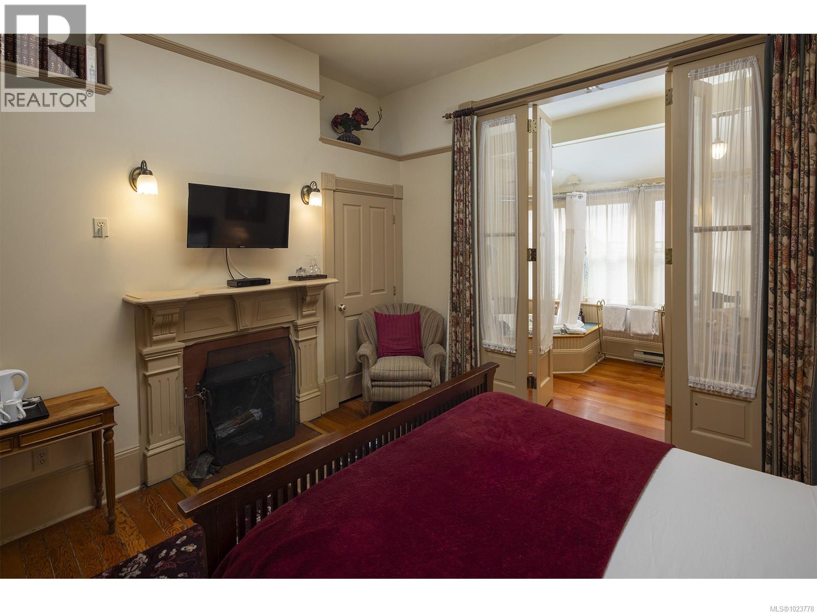 332 Catherine St, Victoria, British Columbia  V9A 3S8 - Photo 8 - 1023778