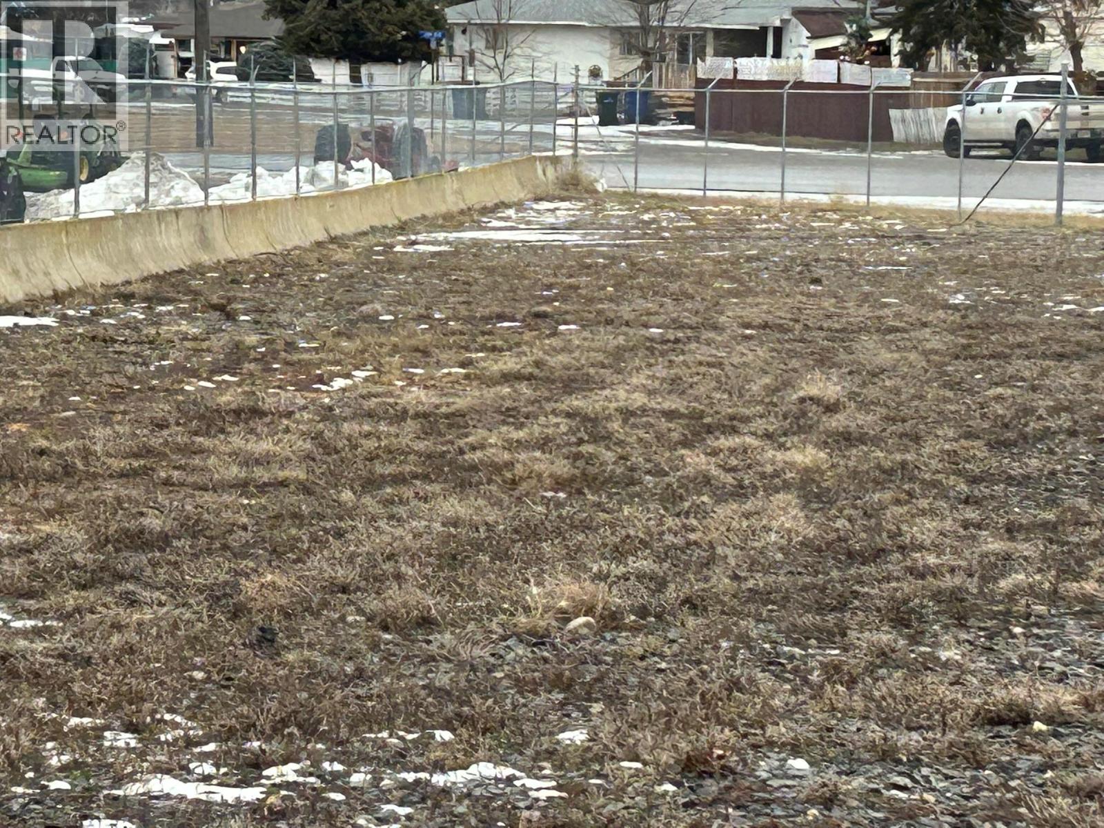 2269 30th Avenue N Avenue N, Cranbrook, British Columbia  V1C 7B1 - Photo 2 - 10372635