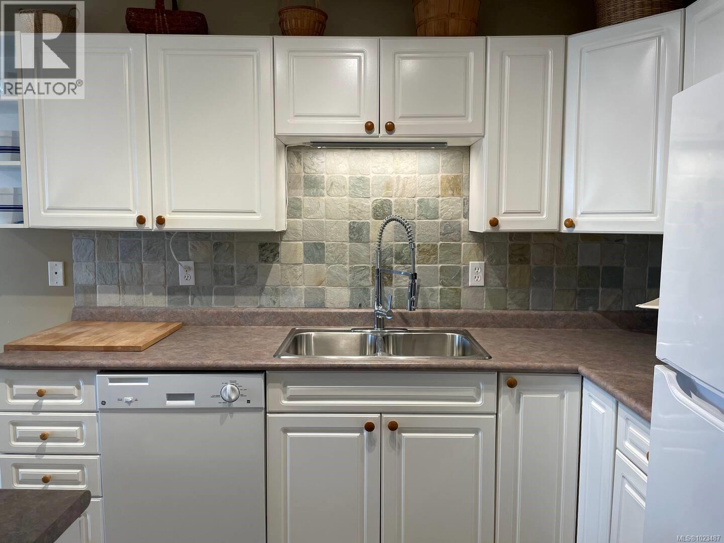 A 71 Orca Way, Alert Bay, British Columbia  V0N 1A0 - Photo 4 - 1023487