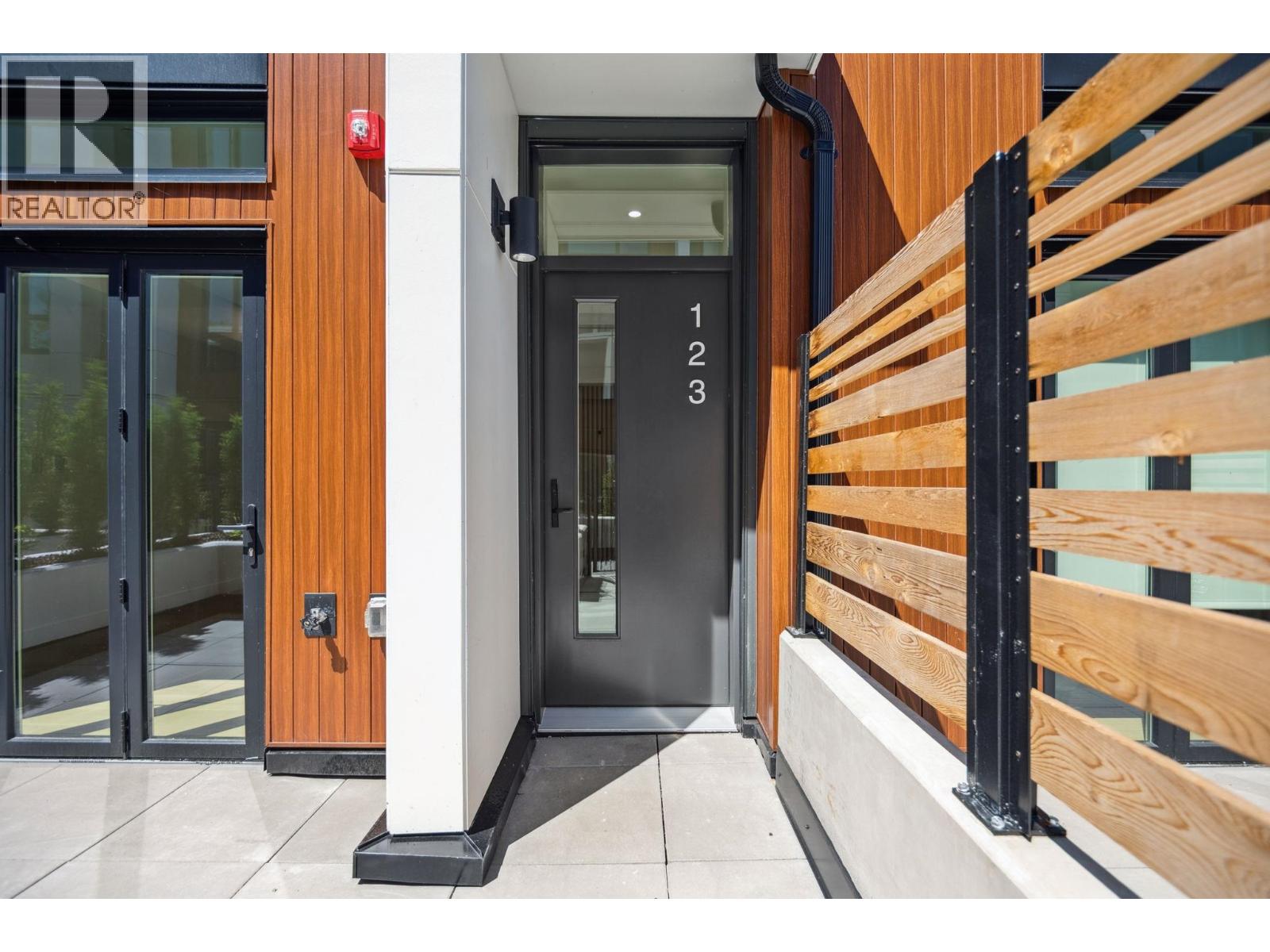 123 725 W 49 Avenue, Vancouver, British Columbia  V5Z 0L1 - Photo 2 - R3080981