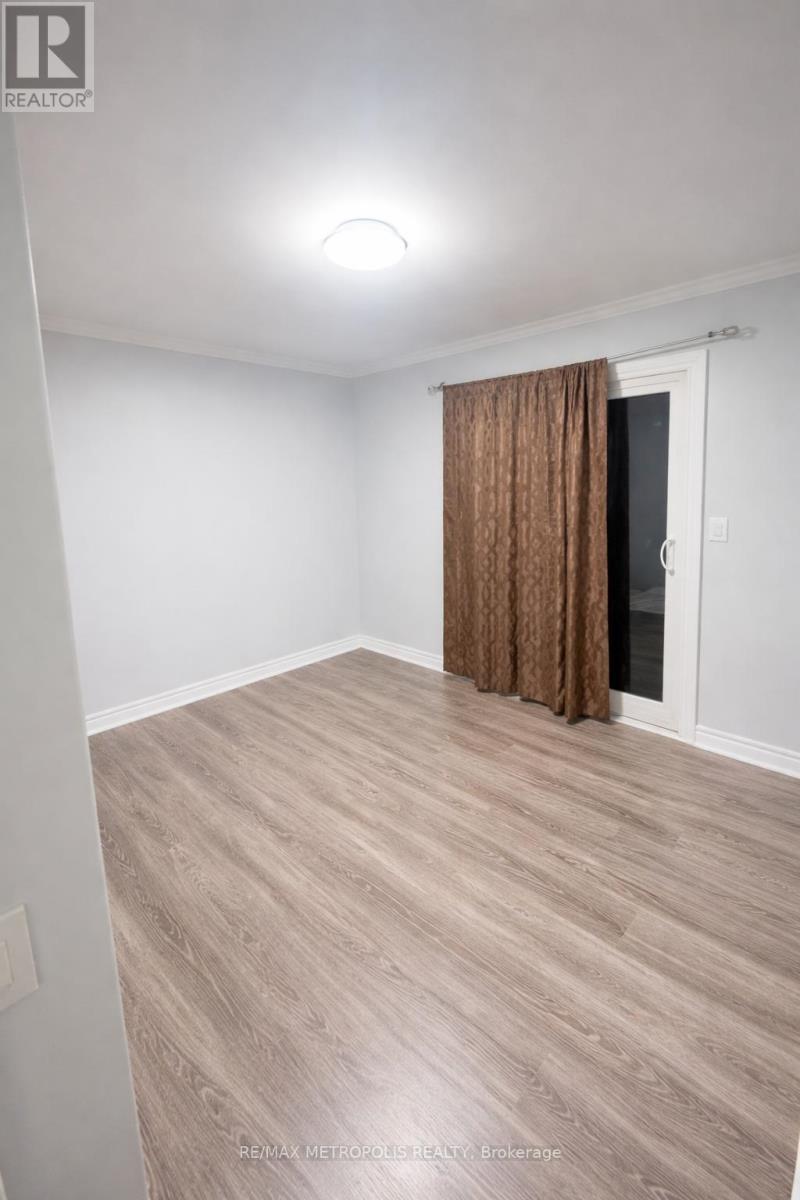 1320 Fundy Court, Oshawa, Ontario  L1J 3N4 - Photo 7 - E12715446