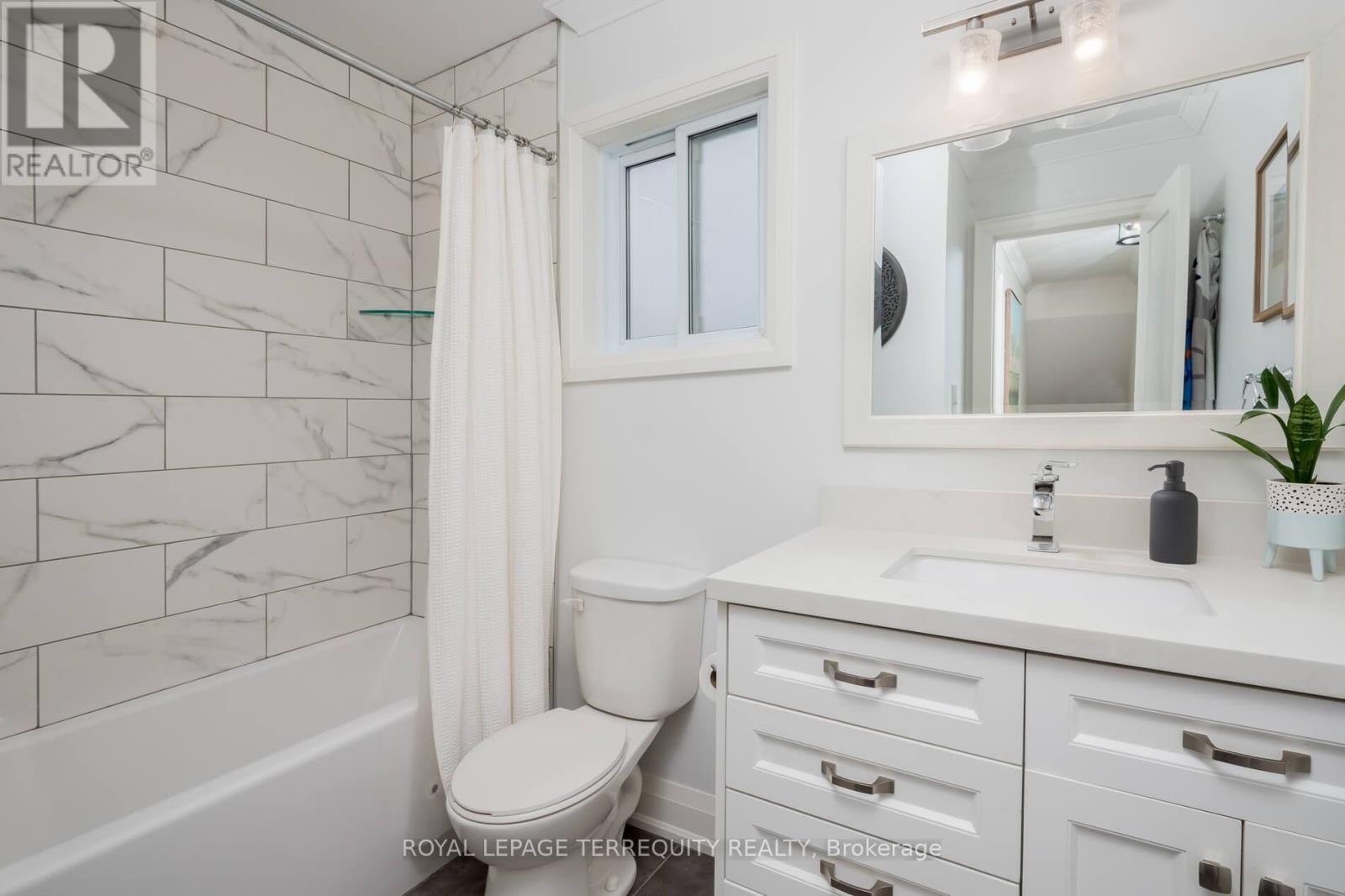 382 Nipigon Street N, Oshawa, Ontario  L1J 4N9 - Photo 30 - E12715508