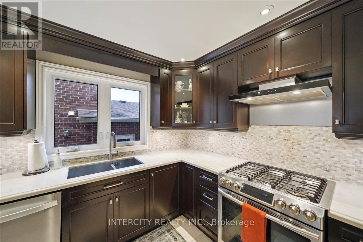 67 Sonny Street, Vaughan, Ontario  L6A 1B8 - Photo 17 - N12715442