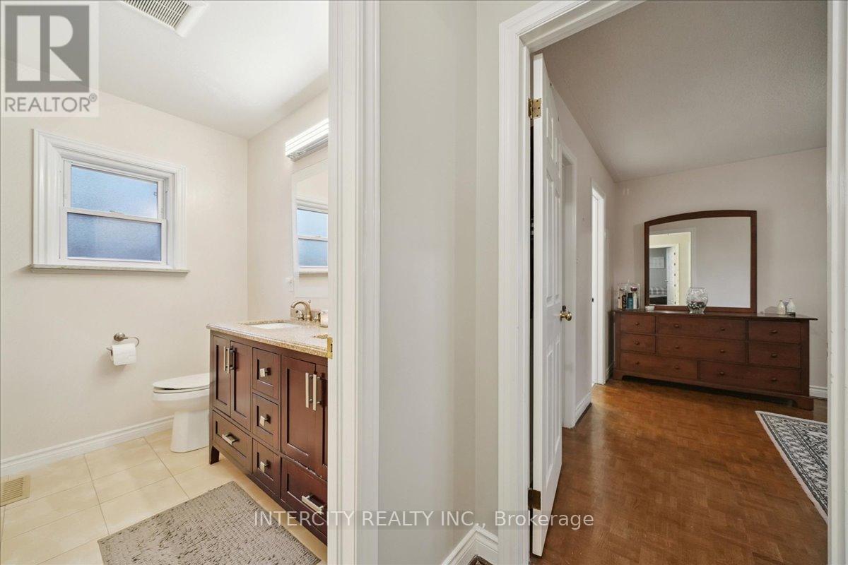 67 Sonny Street, Vaughan, Ontario  L6A 1B8 - Photo 33 - N12715442