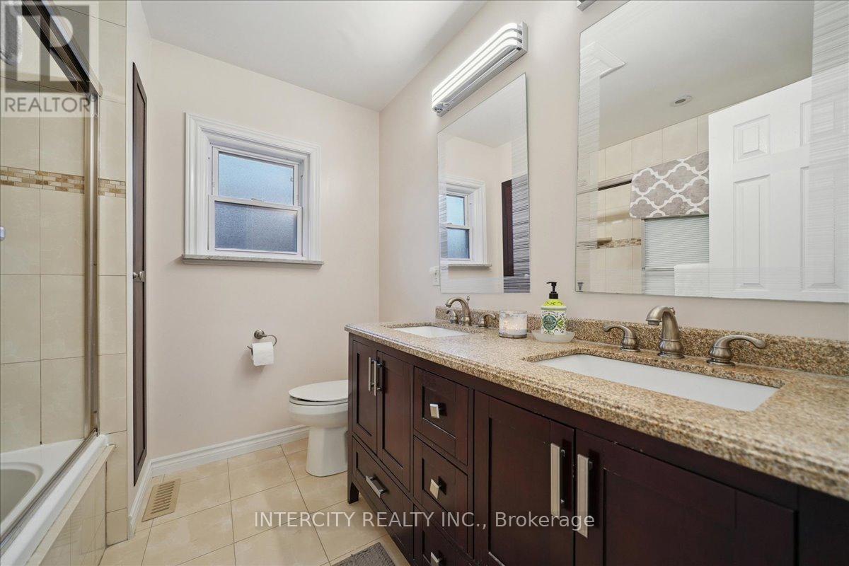 67 Sonny Street, Vaughan, Ontario  L6A 1B8 - Photo 34 - N12715442