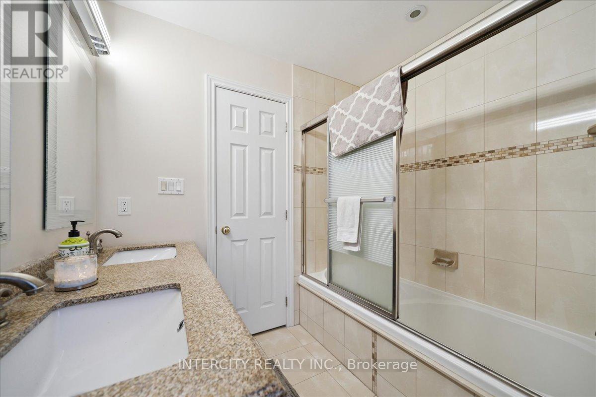 67 Sonny Street, Vaughan, Ontario  L6A 1B8 - Photo 35 - N12715442