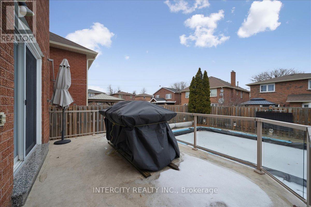 67 Sonny Street, Vaughan, Ontario  L6A 1B8 - Photo 44 - N12715442