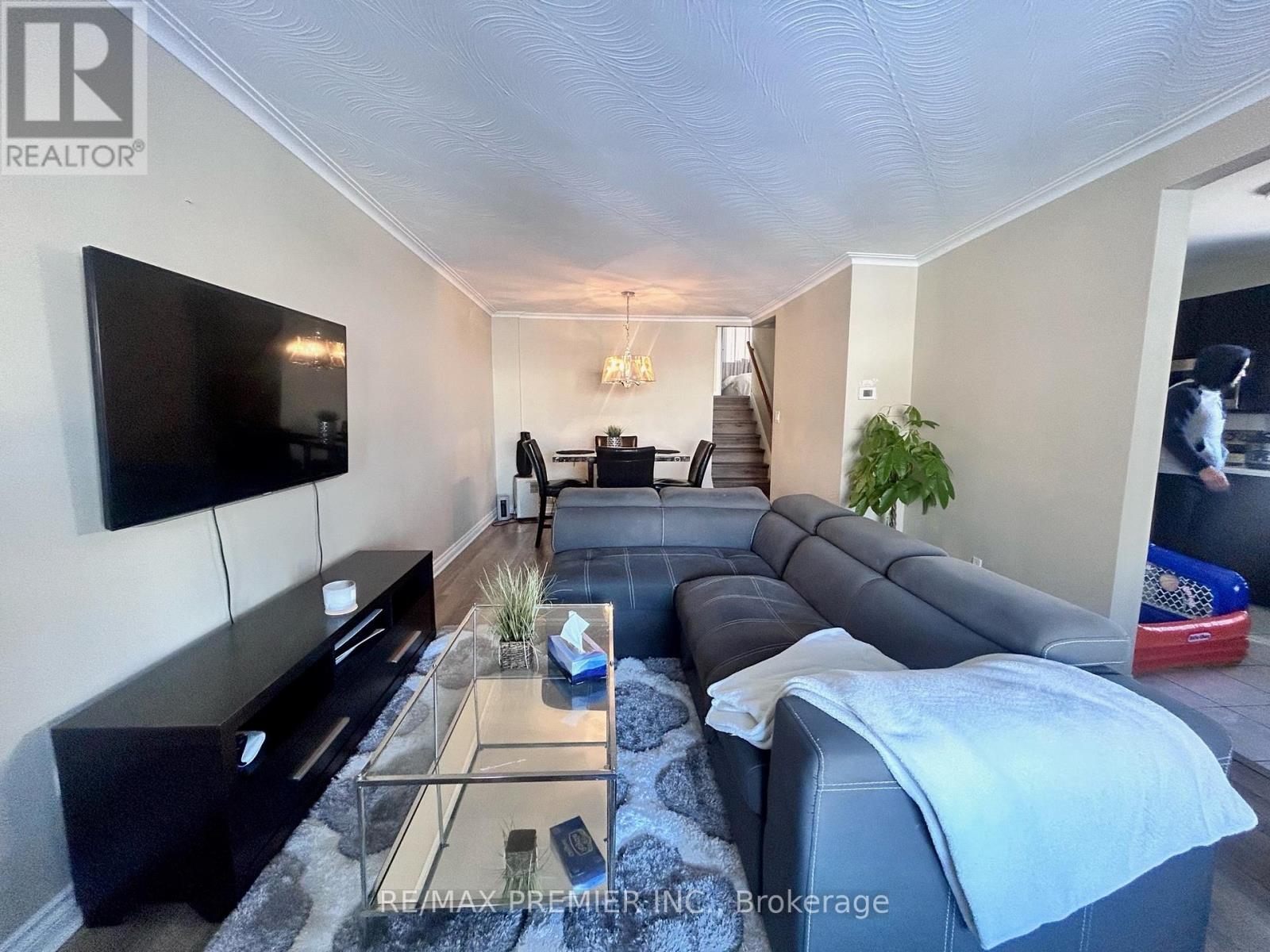 15 Lantos Court W, Toronto, Ontario  M3M 1G3 - Photo 10 - W12715486