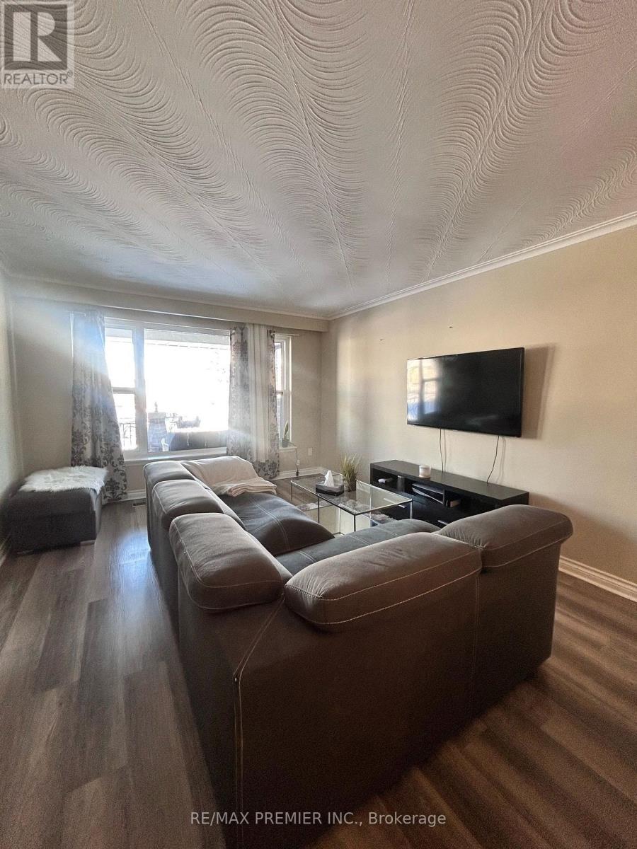 15 Lantos Court W, Toronto, Ontario  M3M 1G3 - Photo 11 - W12715486