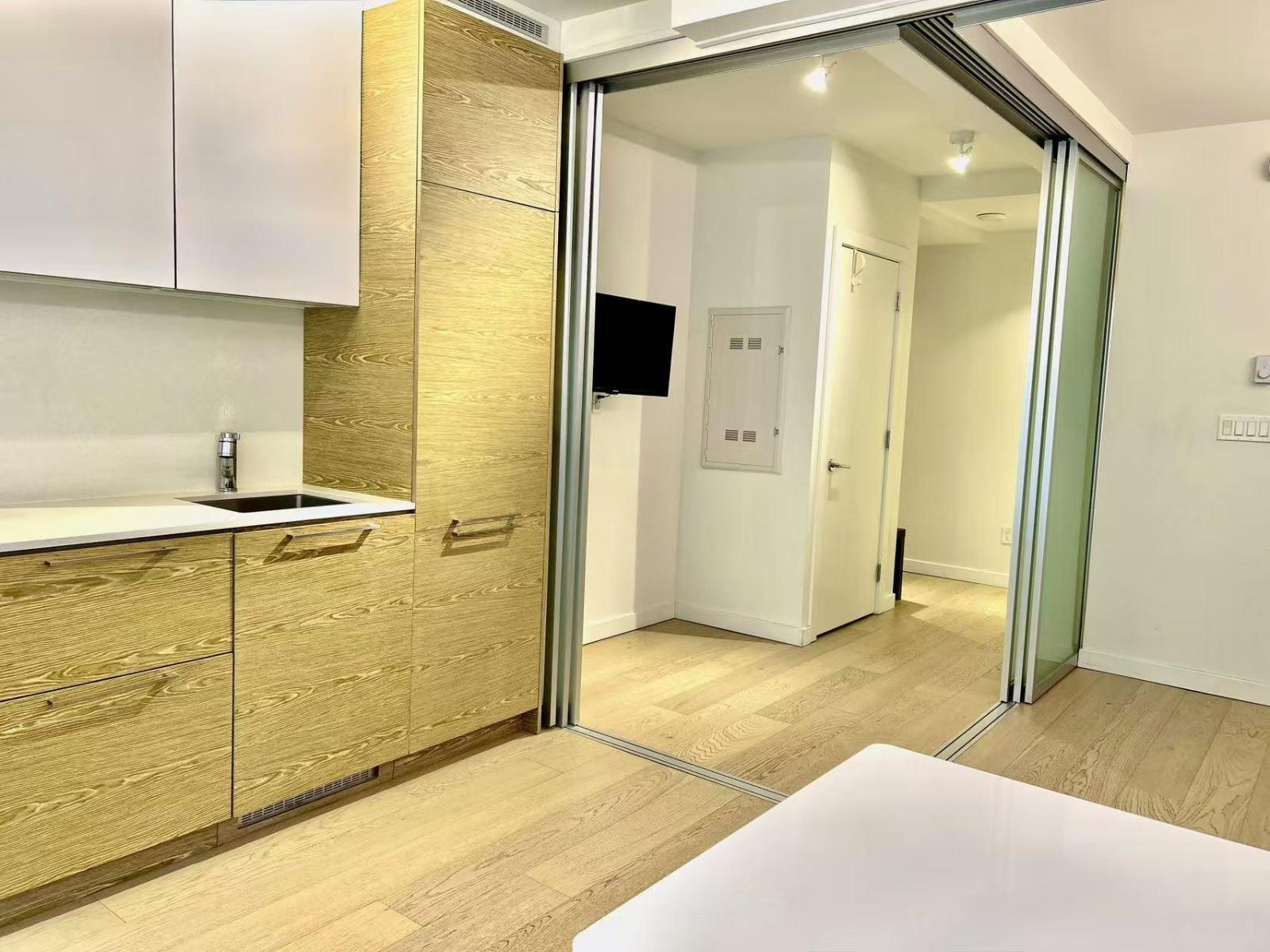 501 13438 Central Avenue, Surrey, British Columbia  V3T 0N2 - Photo 5 - R3081608