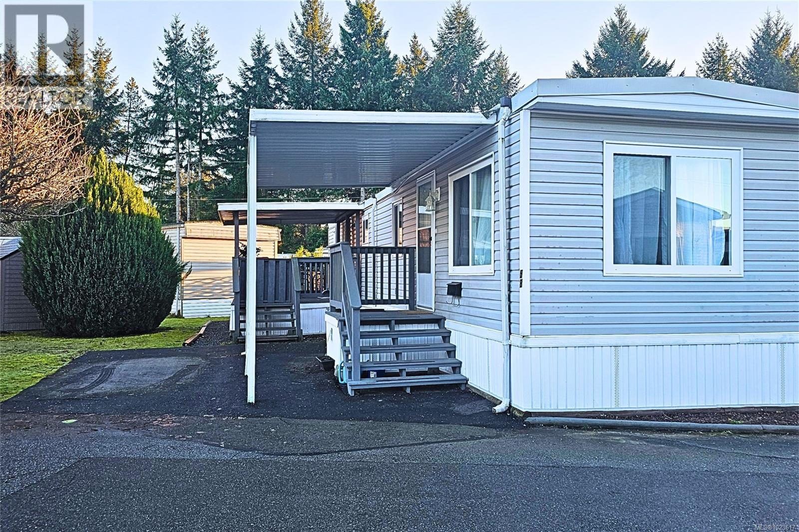 For Sale: 5B 6245 Metral Dr, Nanaimo, ON | 4 Bed, 3 Bath House for $295,000. See 26 photos!