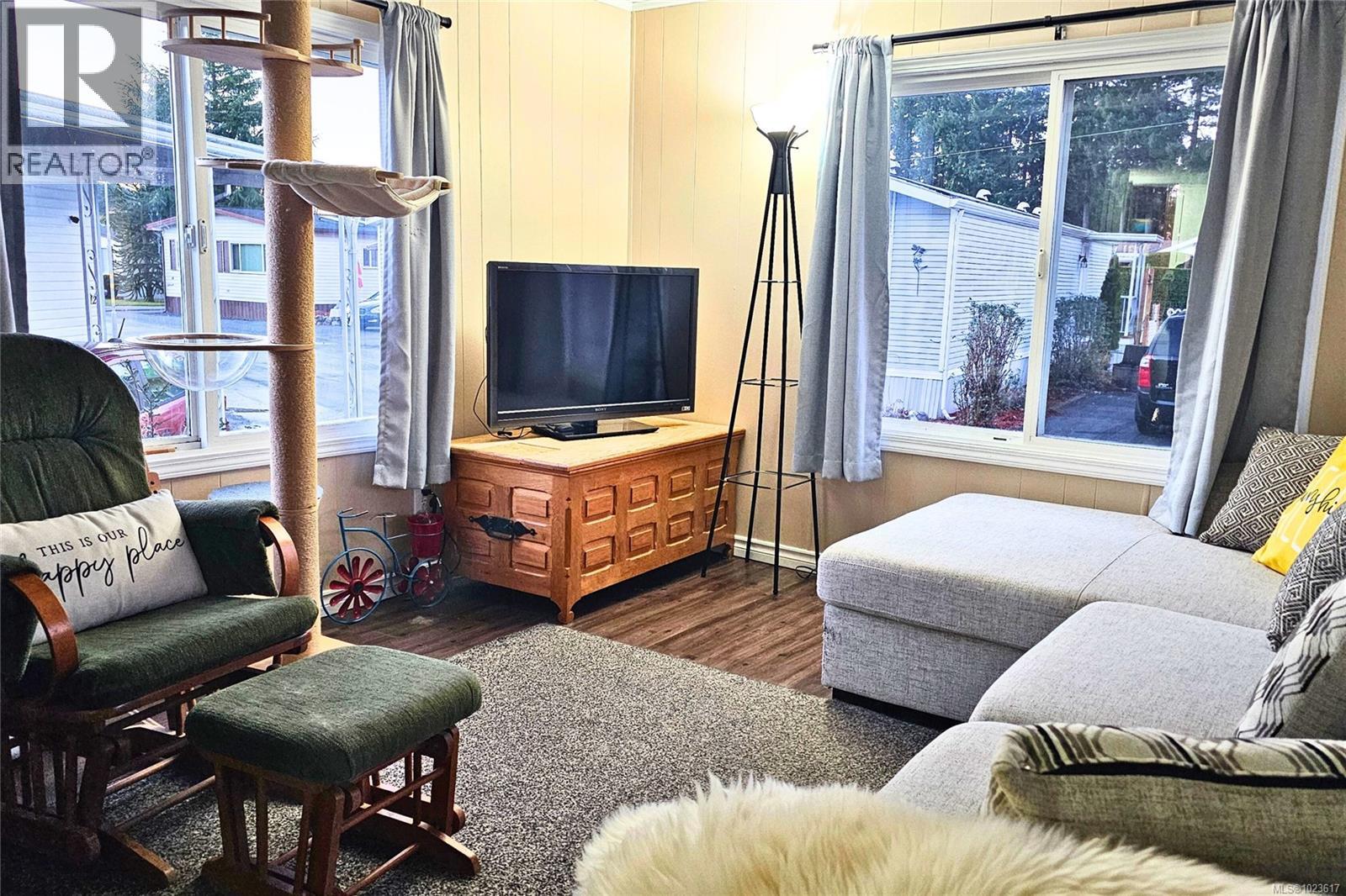 For Sale: 5B 6245 Metral Dr, Nanaimo, ON | 4 Bed, 3 Bath House for $295,000. See 26 photos!