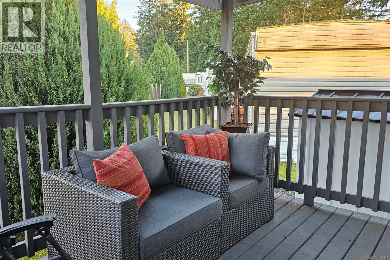 For Sale: 5B 6245 Metral Dr, Nanaimo, ON | 4 Bed, 3 Bath House for $295,000. See 26 photos!