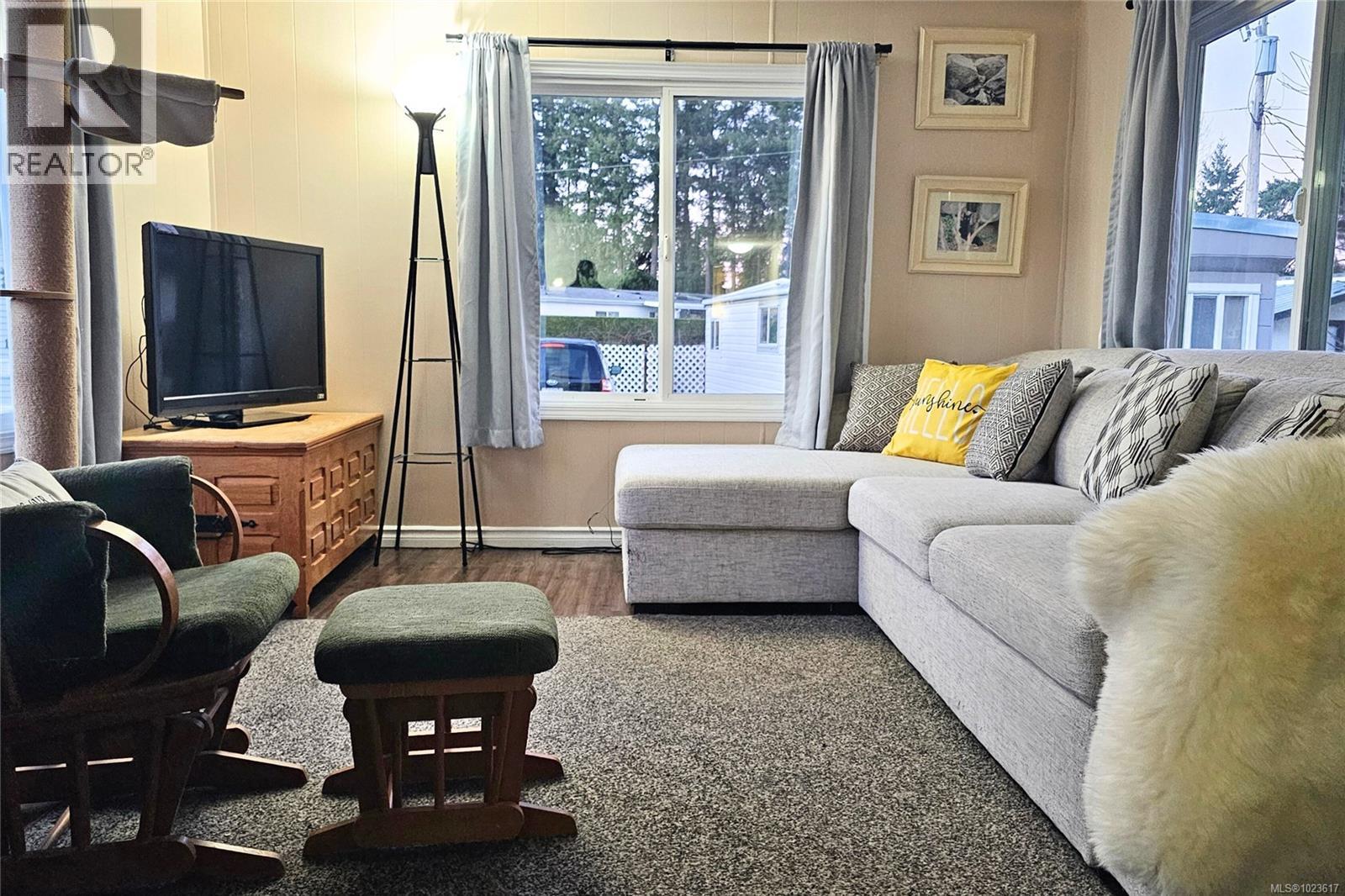 5B 6245 Metral Dr, Nanaimo | Image 2