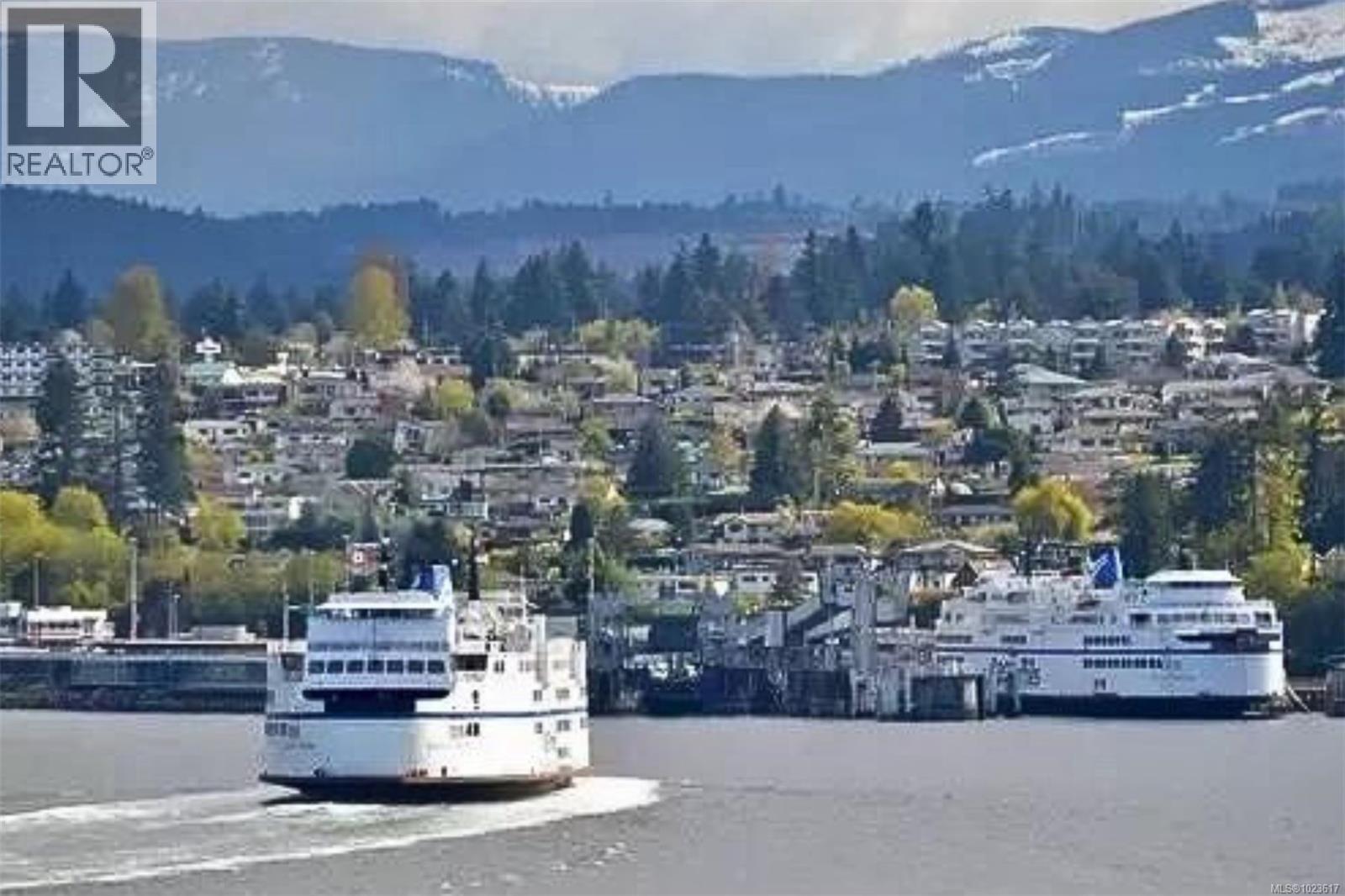 For Sale: 5B 6245 Metral Dr, Nanaimo, ON | 4 Bed, 3 Bath House for $295,000. See 26 photos!