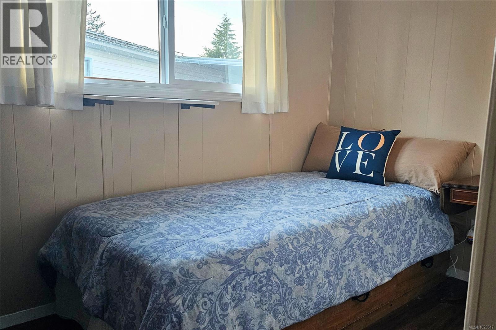 For Sale: 5B 6245 Metral Dr, Nanaimo, ON | 4 Bed, 3 Bath House for $295,000. See 26 photos!