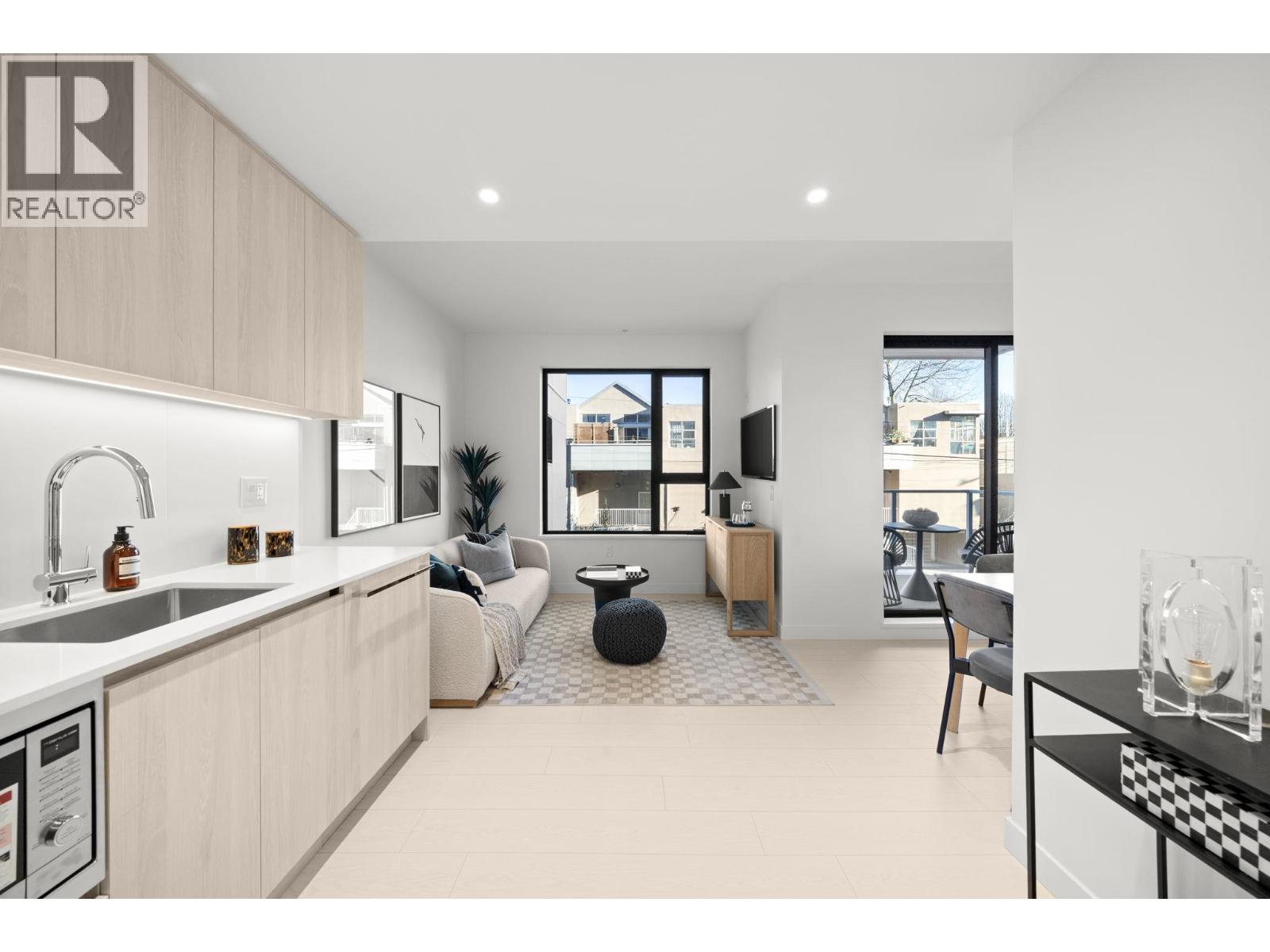 212 4928 Quebec Street, Vancouver, British Columbia  V5W 2N2 - Photo 3 - R3080190