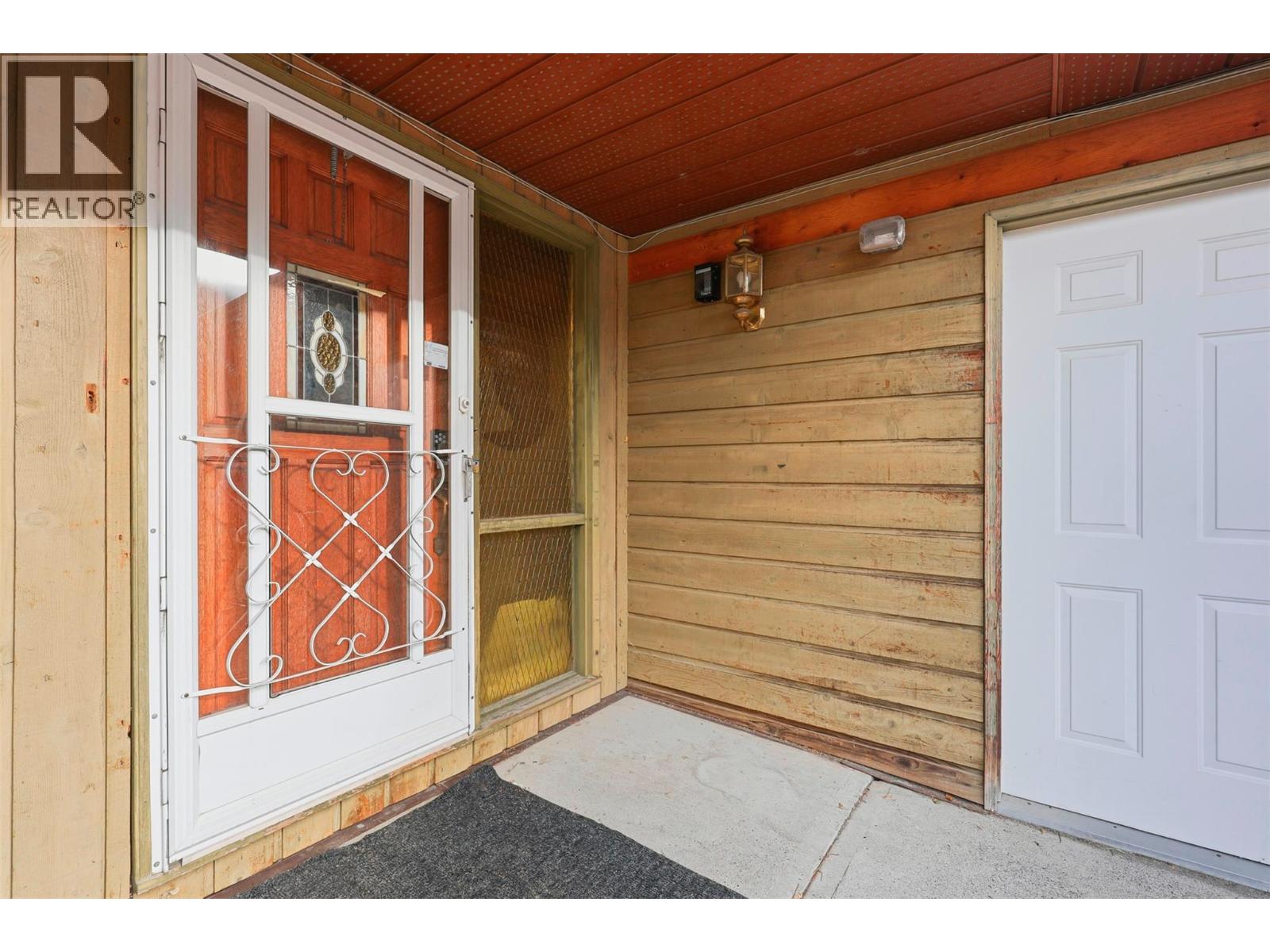 2434 Qu'appelle Boulevard, Kamloops, British Columbia  V2E 1T4 - Photo 4 - 10373075