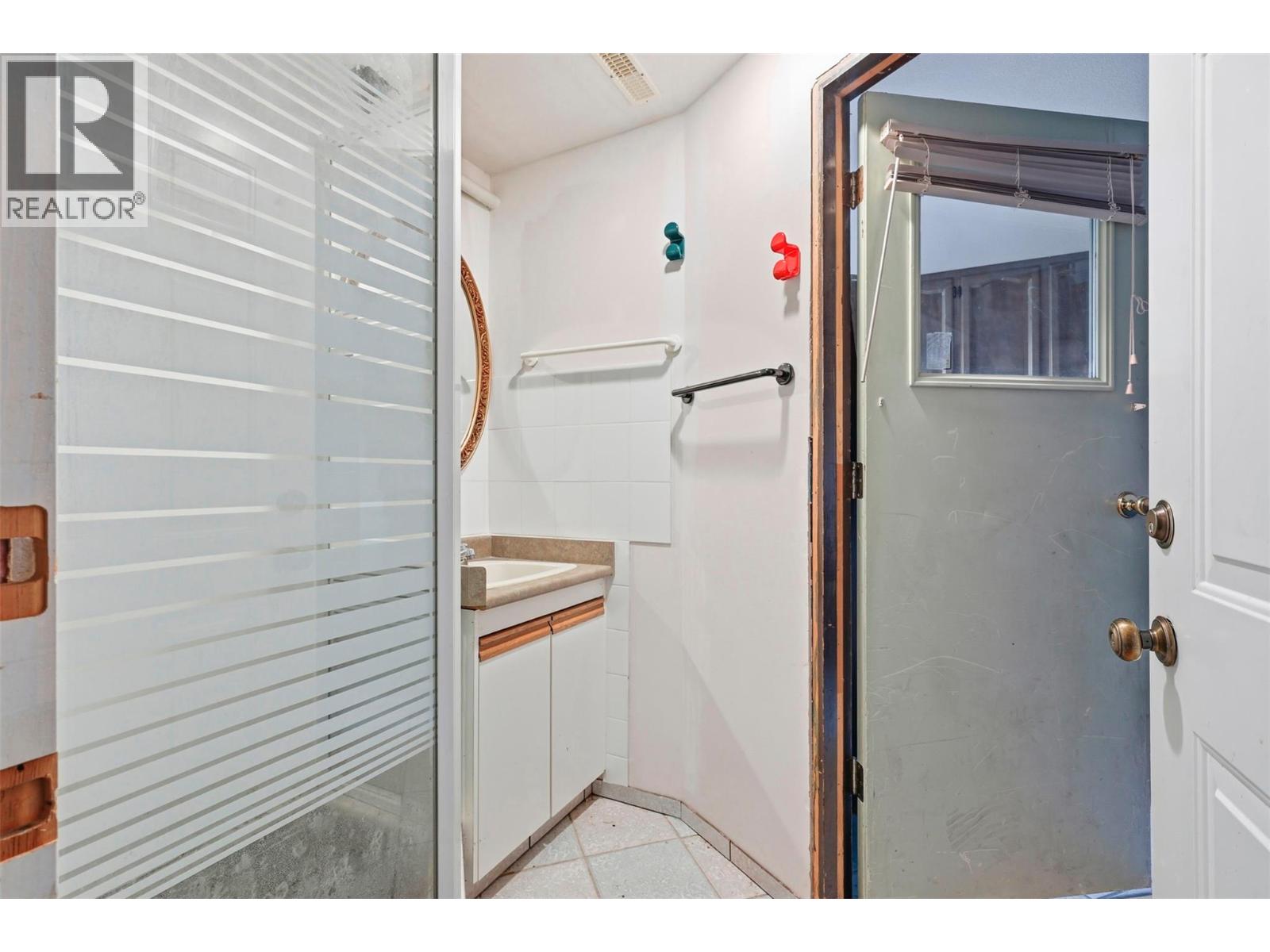 2434 Qu'appelle Boulevard, Kamloops, British Columbia  V2E 1T4 - Photo 15 - 10373075