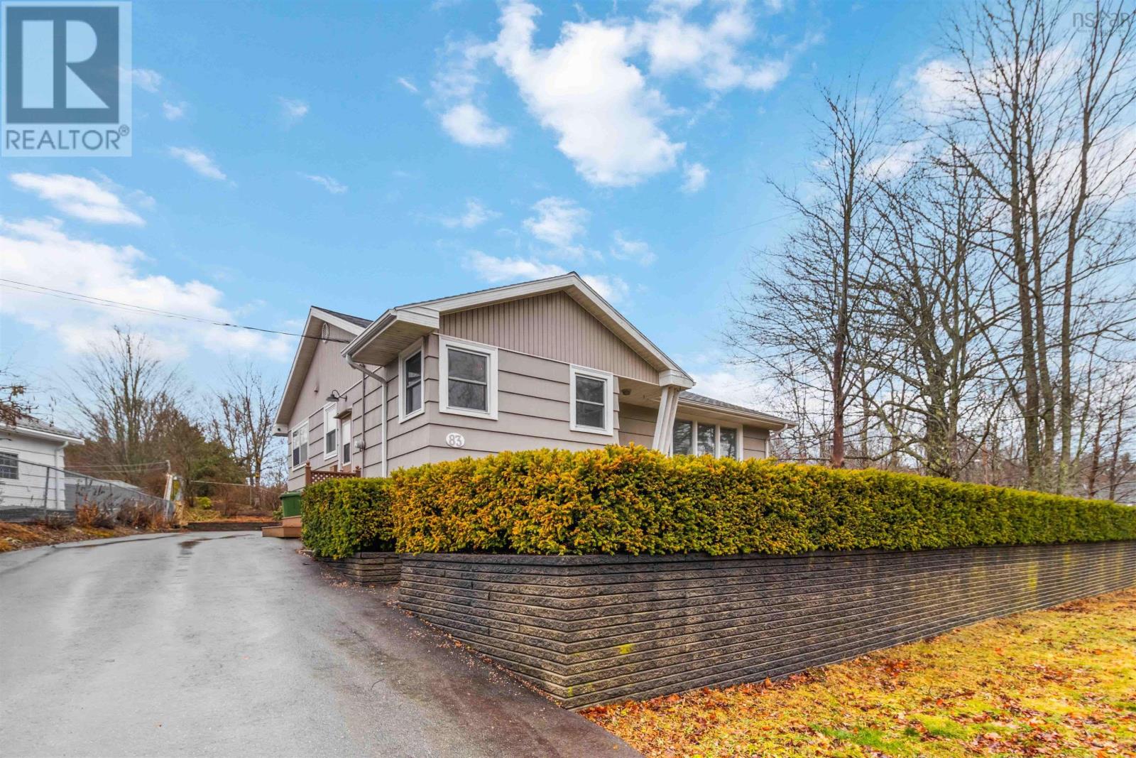 83 Victoria Road, Bridgewater, Nova Scotia  B4V 2N4 - Photo 3 - 202601164