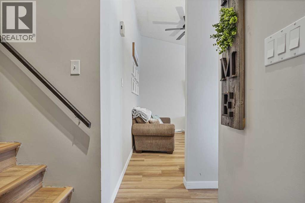 1538 St Edward Boulevard N, Lethbridge, Alberta  T1H 4Z7 - Photo 2 - A2275564