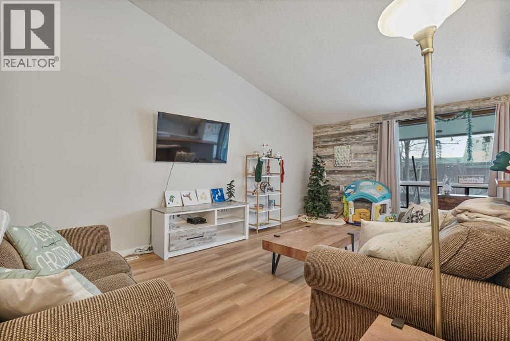 1538 St Edward Boulevard N, Lethbridge, Alberta  T1H 4Z7 - Photo 3 - A2275564