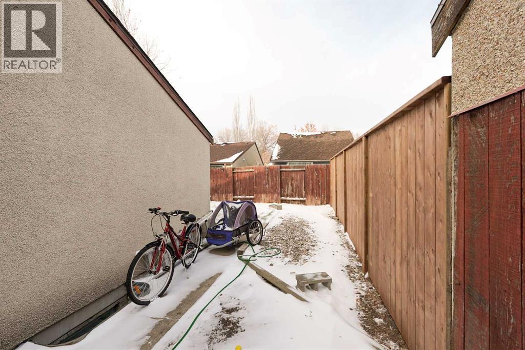 1538 St Edward Boulevard N, Lethbridge, Alberta  T1H 4Z7 - Photo 28 - A2275564