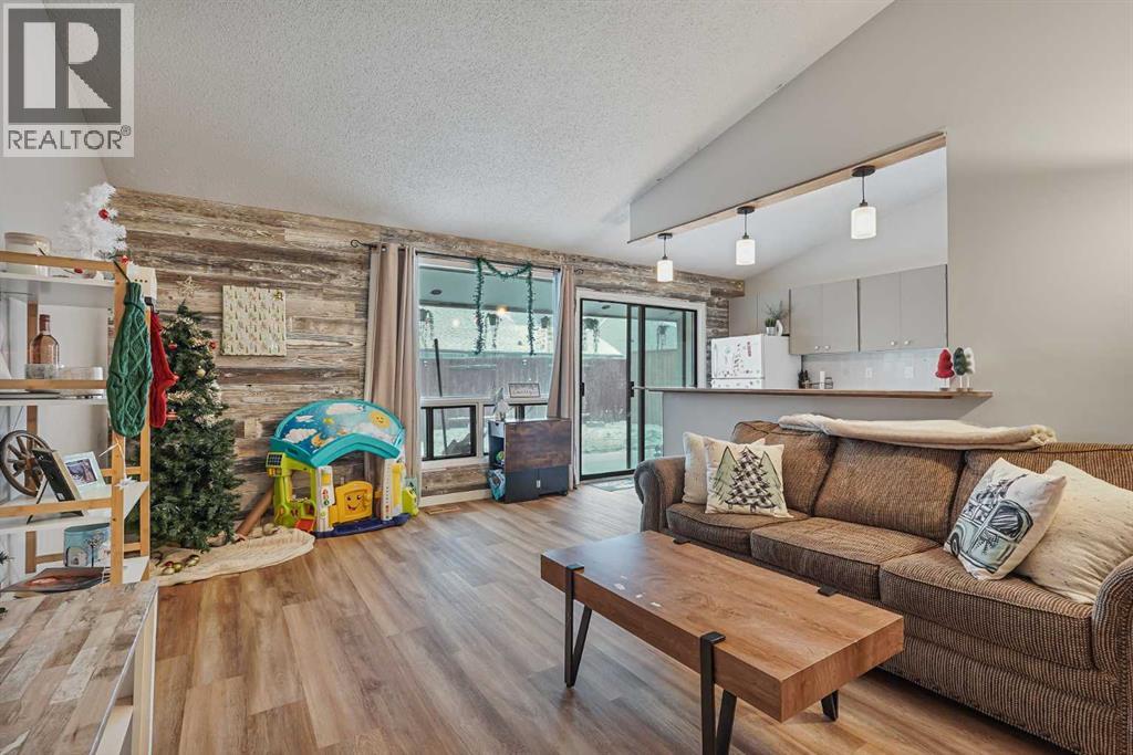 1538 St Edward Boulevard N, Lethbridge, Alberta  T1H 4Z7 - Photo 4 - A2275564