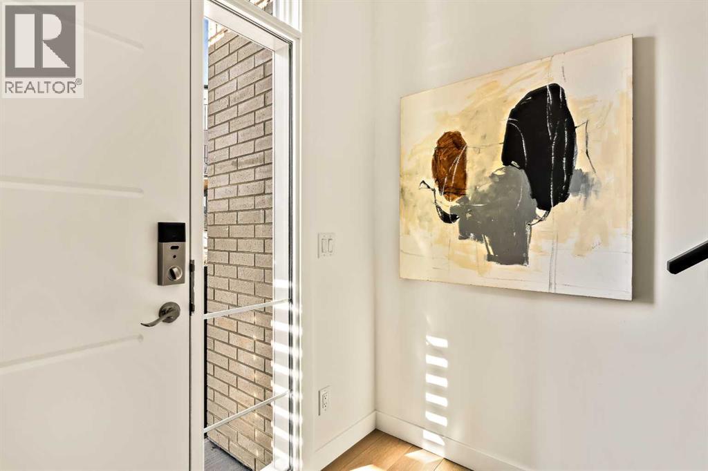 611 Sovereign Common Sw, Calgary, Alberta  T3C 3Y3 - Photo 2 - A2279503