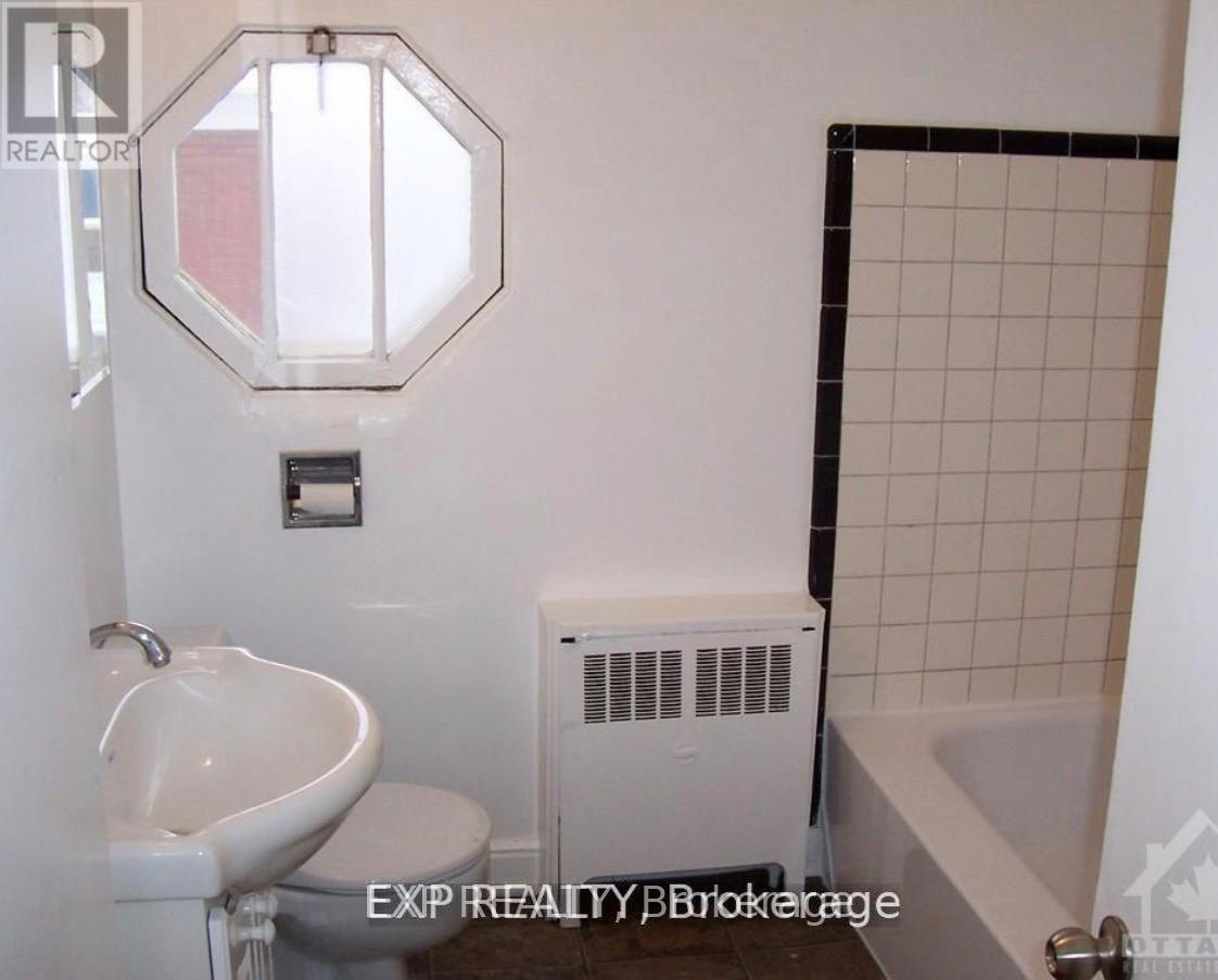 879 Kirkwood Avenue, Ottawa, Ontario  K1Z 5Y3 - Photo 6 - X12715518