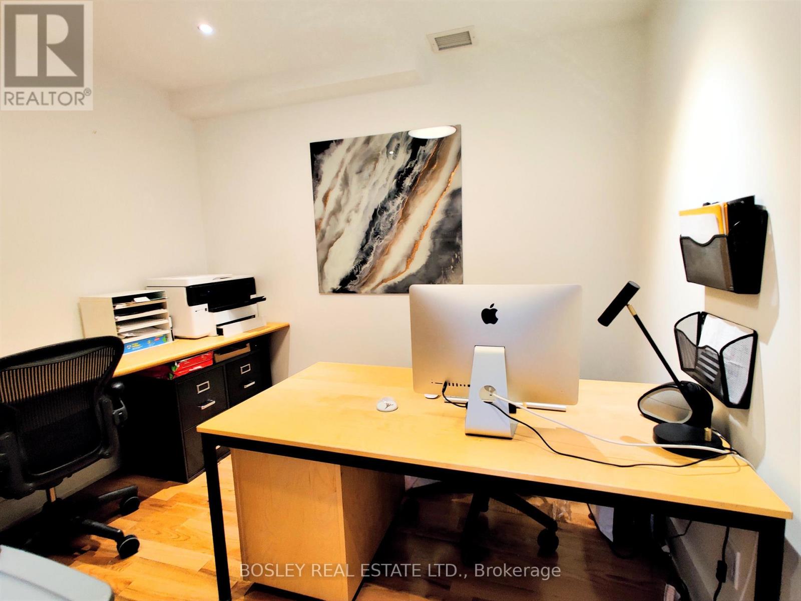 2nd Flr - 1052 Queen Street W, Toronto, Ontario  M6J 1H7 - Photo 8 - C12715536