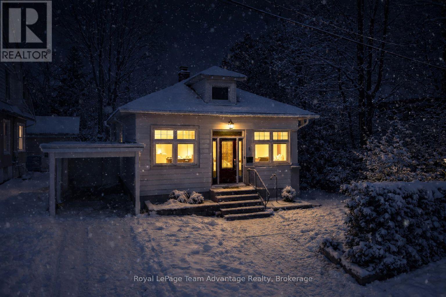 3 Belvedere Avenue, Parry Sound, Ontario  P2A 1Z8 - Photo 1 - X12609854