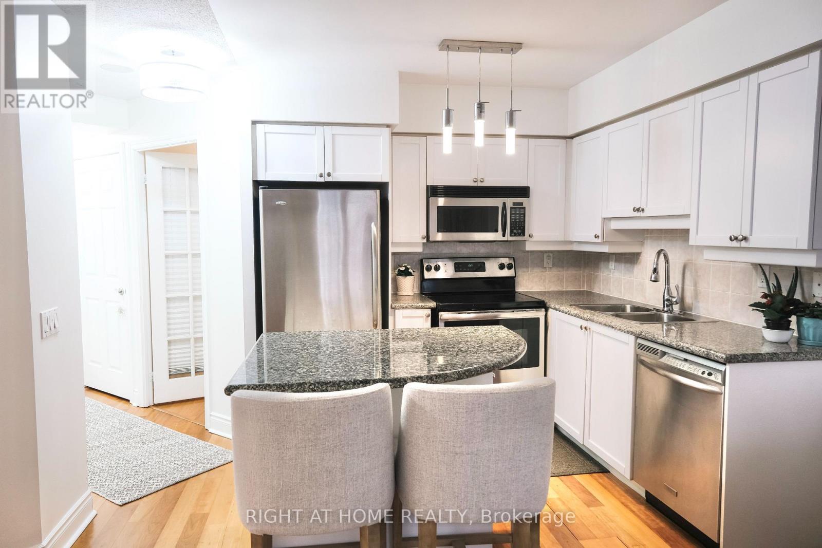 701 - 78 Harrison Garden Boulevard, Toronto, Ontario  M2N 7E2 - Photo 3 - C12715004