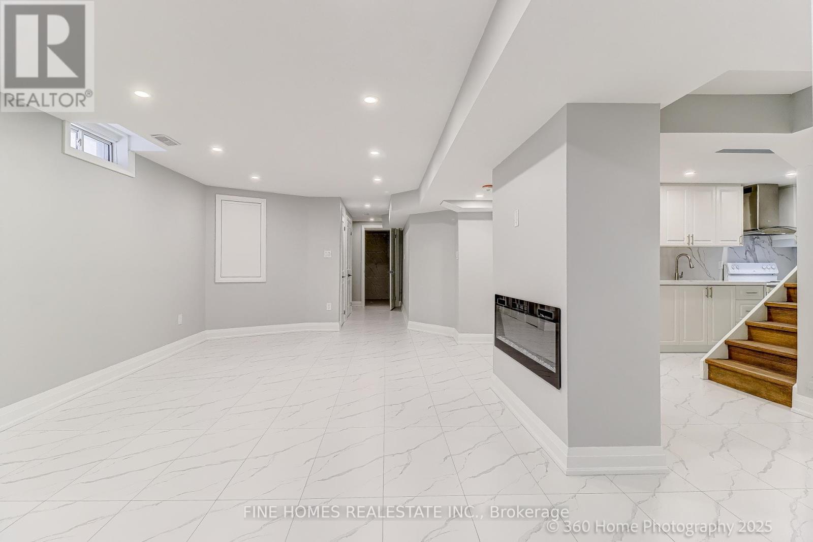 Lower - 304 Drummond Drive, Vaughan, Ontario  L6A 3C2 - Photo 2 - N12715516