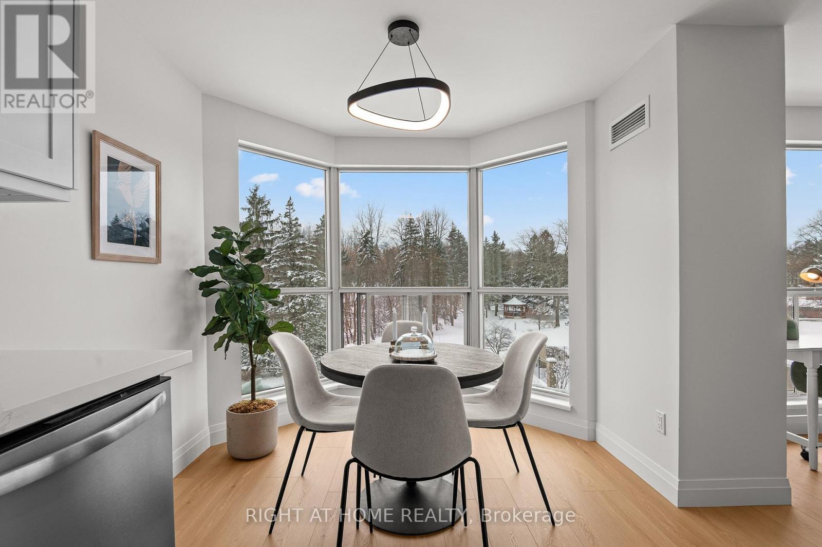 312 - 1700 The Collegeway, Mississauga, Ontario  L5L 4M2 - Photo 2 - W12715510