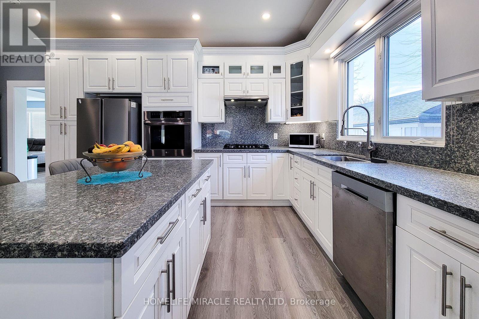 355 Ridge Road W, Grimsby, Ontario  L3M 4E7 - Photo 20 - X12715530