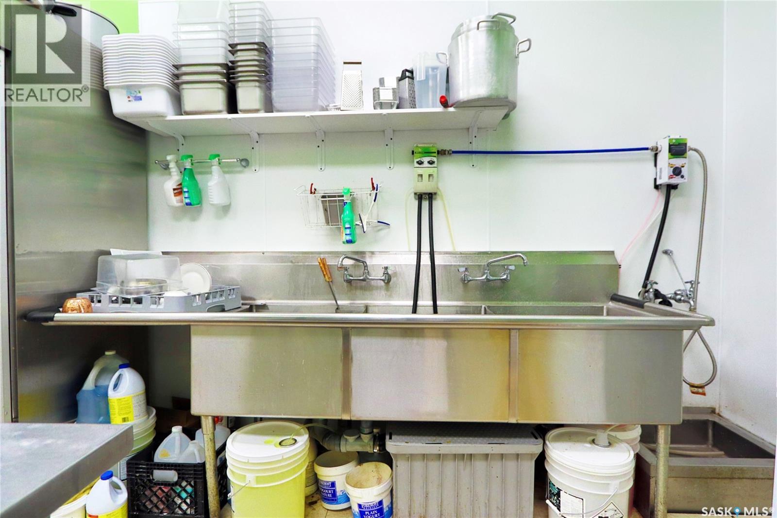 1629 Park Street, Regina, Saskatchewan  S4N 5A2 - Photo 15 - SK027158