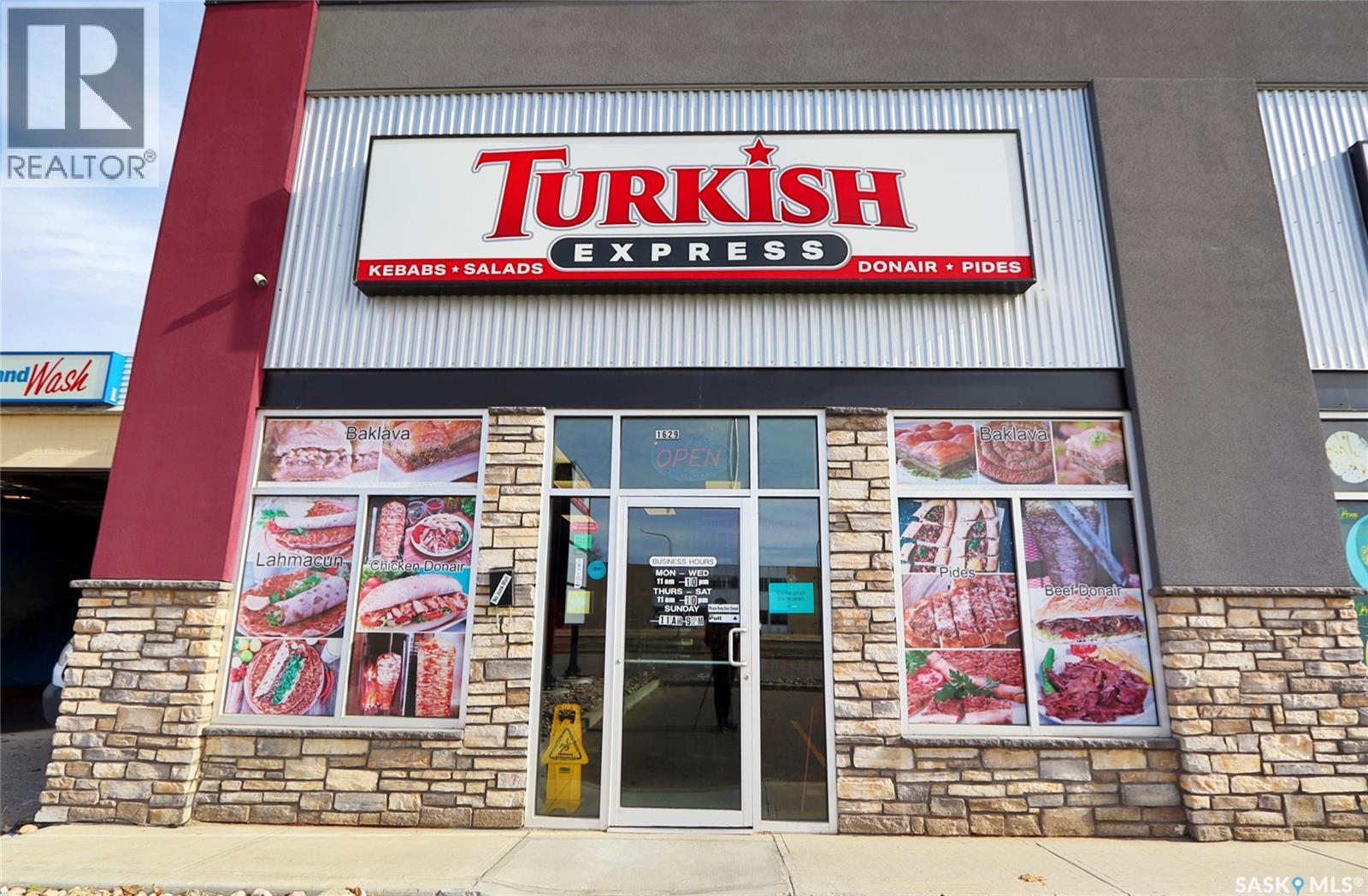 1629 Park Street, Regina, Saskatchewan  S4N 5A2 - Photo 2 - SK027158