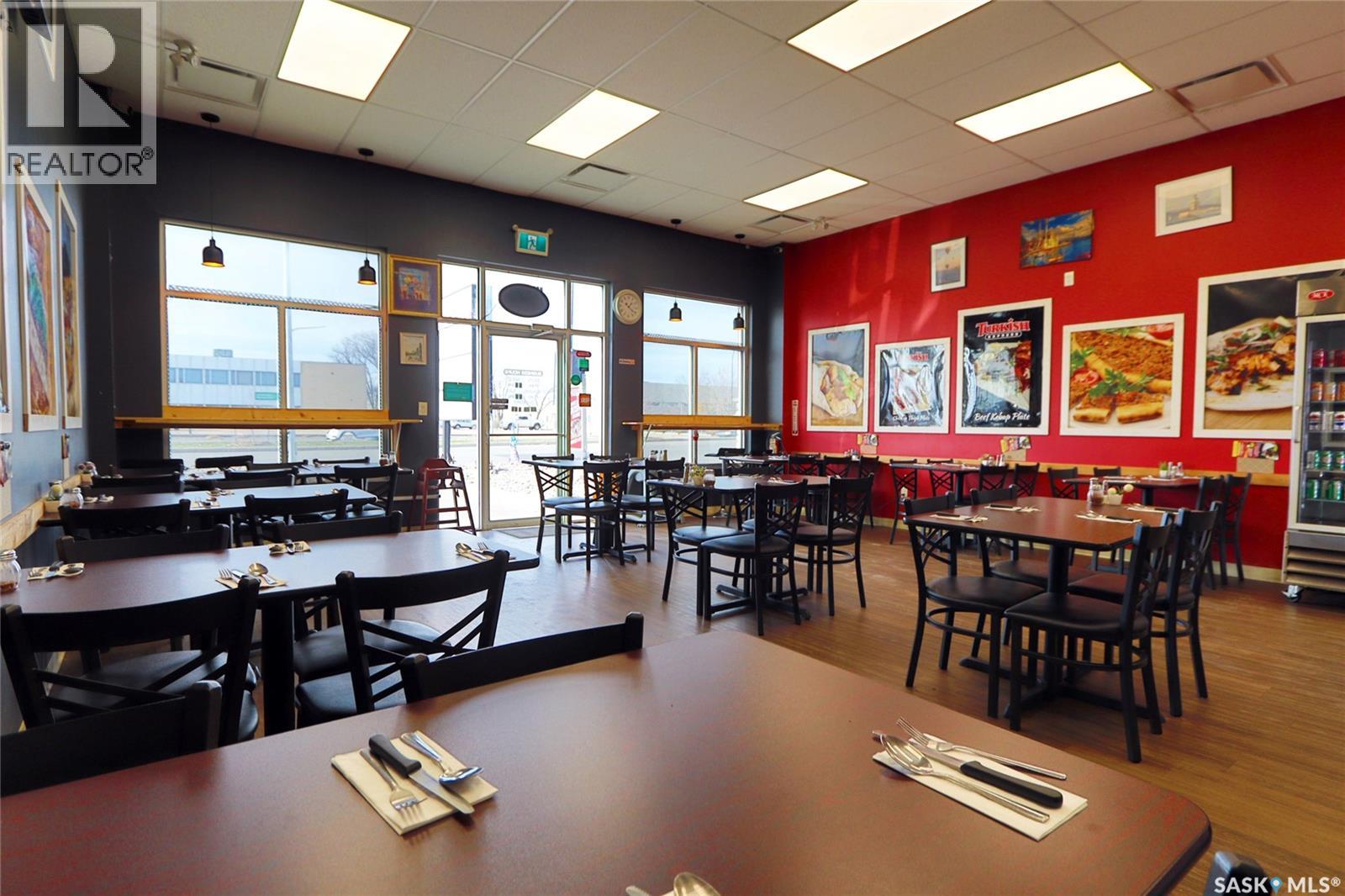 1629 Park Street, Regina, Saskatchewan  S4N 5A2 - Photo 3 - SK027158