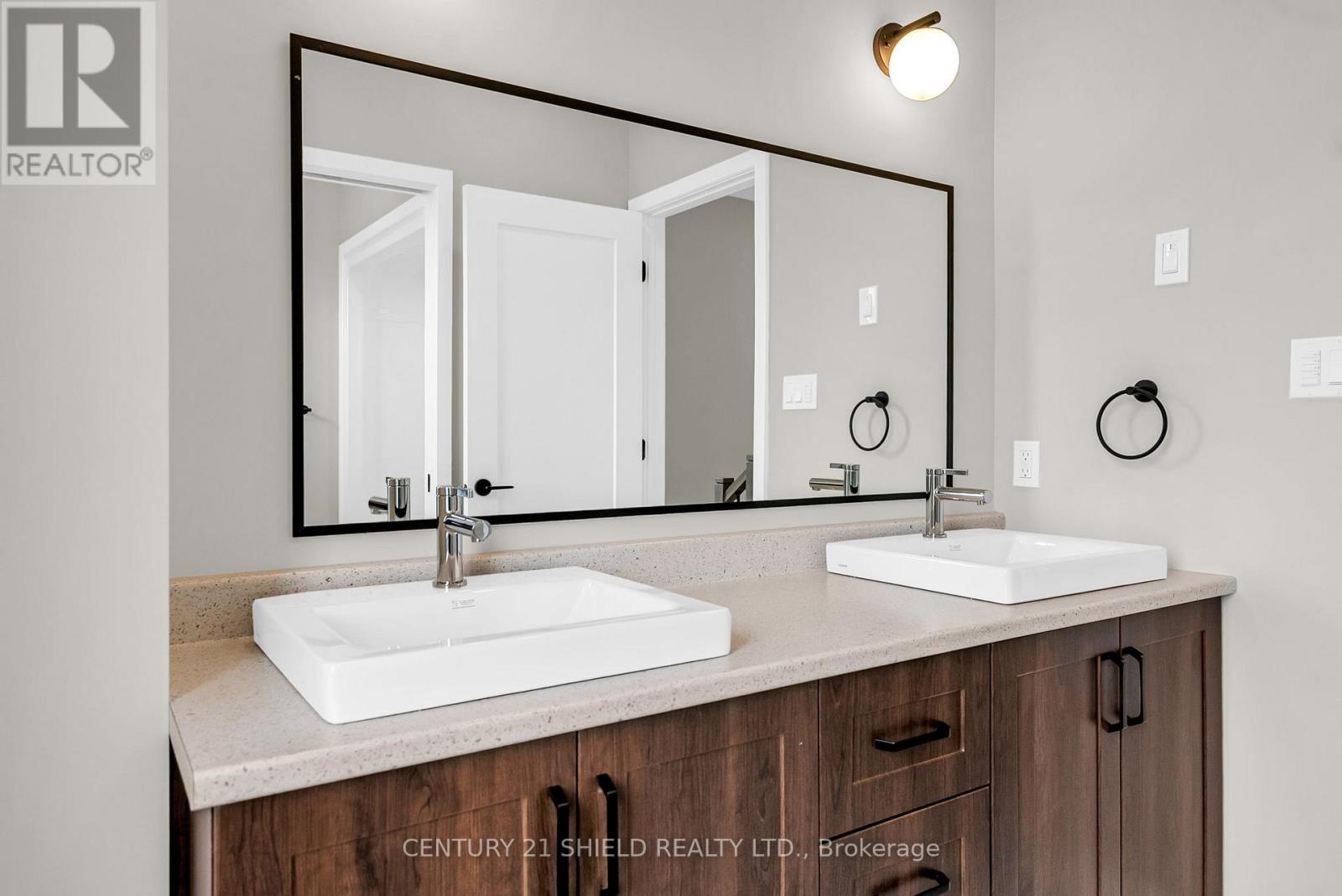 6831 Monument Way, South Glengarry, Ontario  K0C 2C0 - Photo 19 - X12715564