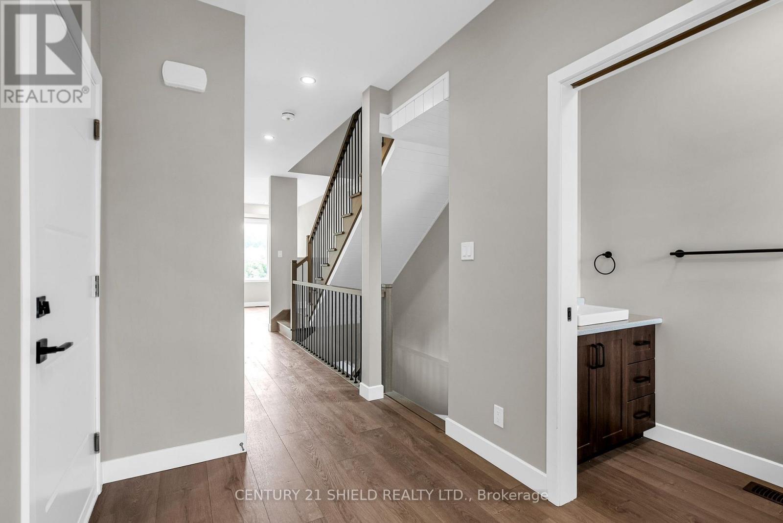 6831 Monument Way, South Glengarry, Ontario  K0C 2C0 - Photo 3 - X12715564