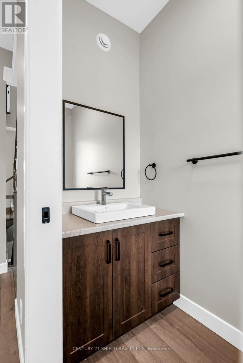 6831 Monument Way, South Glengarry, Ontario  K0C 2C0 - Photo 4 - X12715564