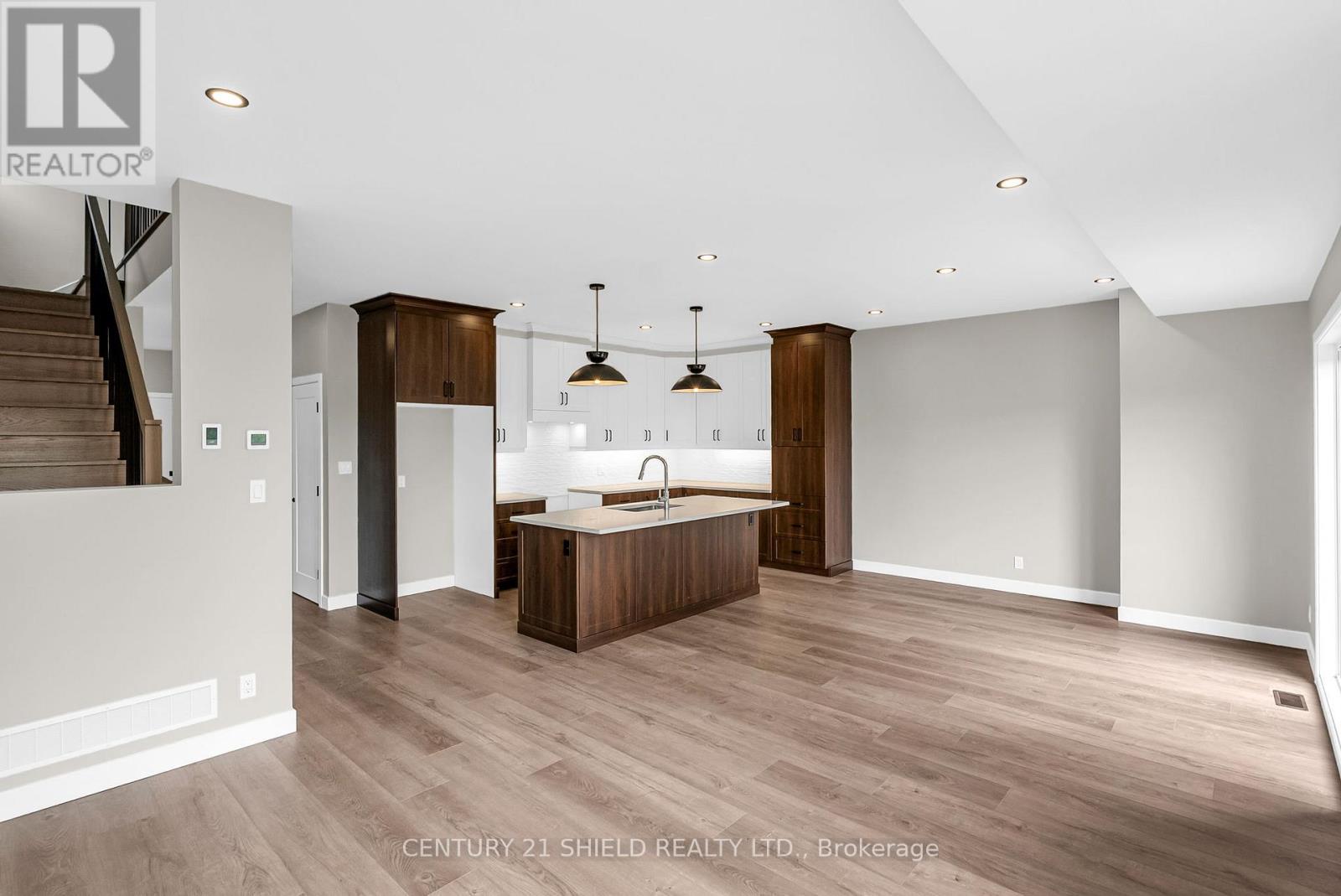 6831 Monument Way, South Glengarry, Ontario  K0C 2C0 - Photo 5 - X12715564