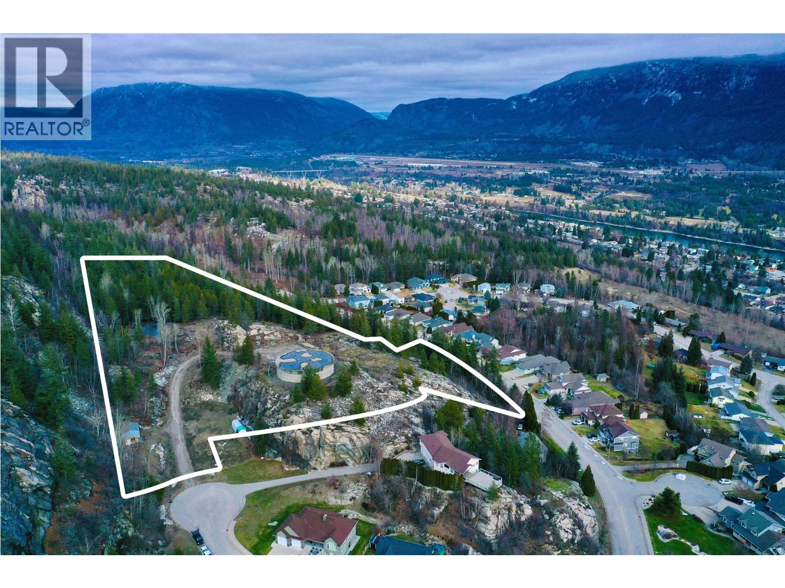 3500 14th Avenue, Castlegar, British Columbia V1N 3X7 - Photo 1 - 10373331